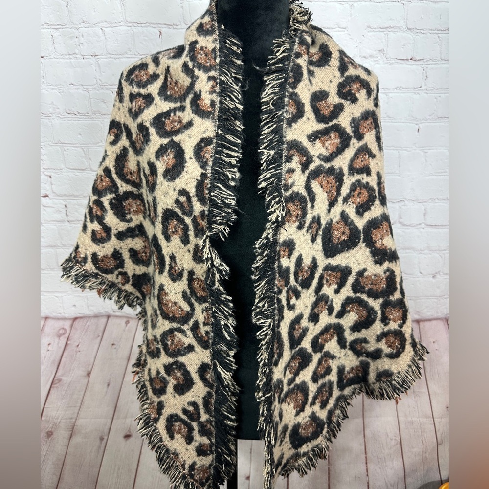 Altar’d State Women’s Shawl Wrap Scarf One Size With Fringe leopard print